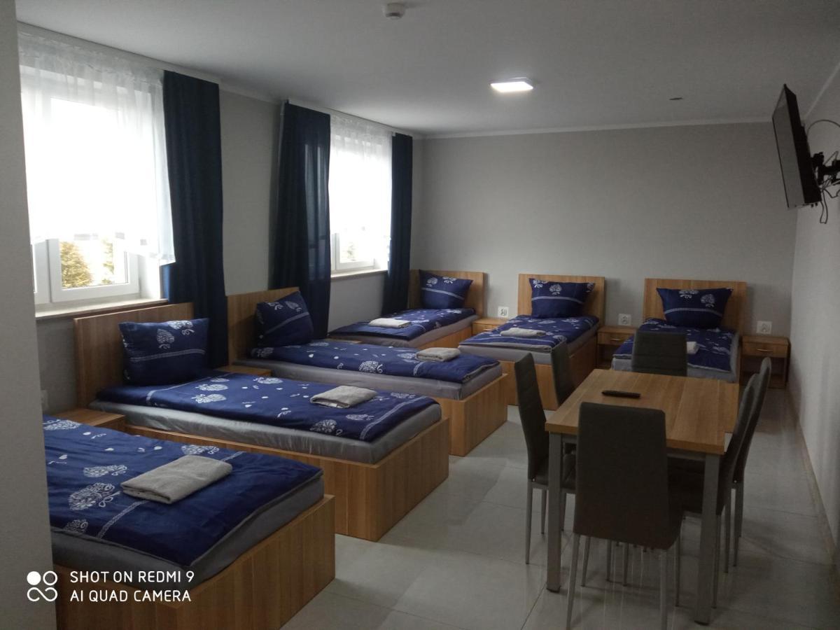 Czerwony Szafir Grodzisk Hostel Grodzisk Mazowiecki Buitenkant foto
