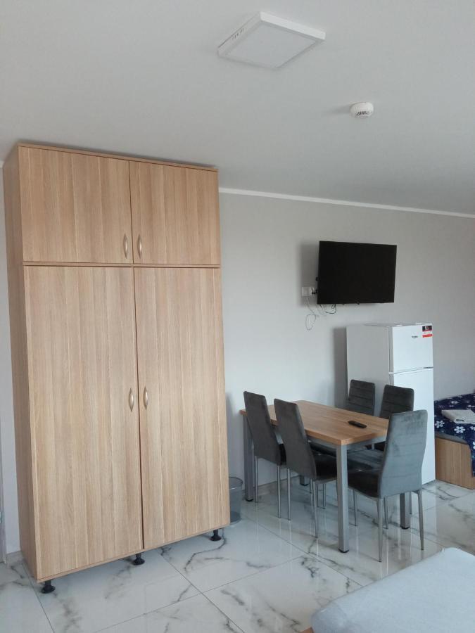 Czerwony Szafir Grodzisk Hostel Grodzisk Mazowiecki Buitenkant foto