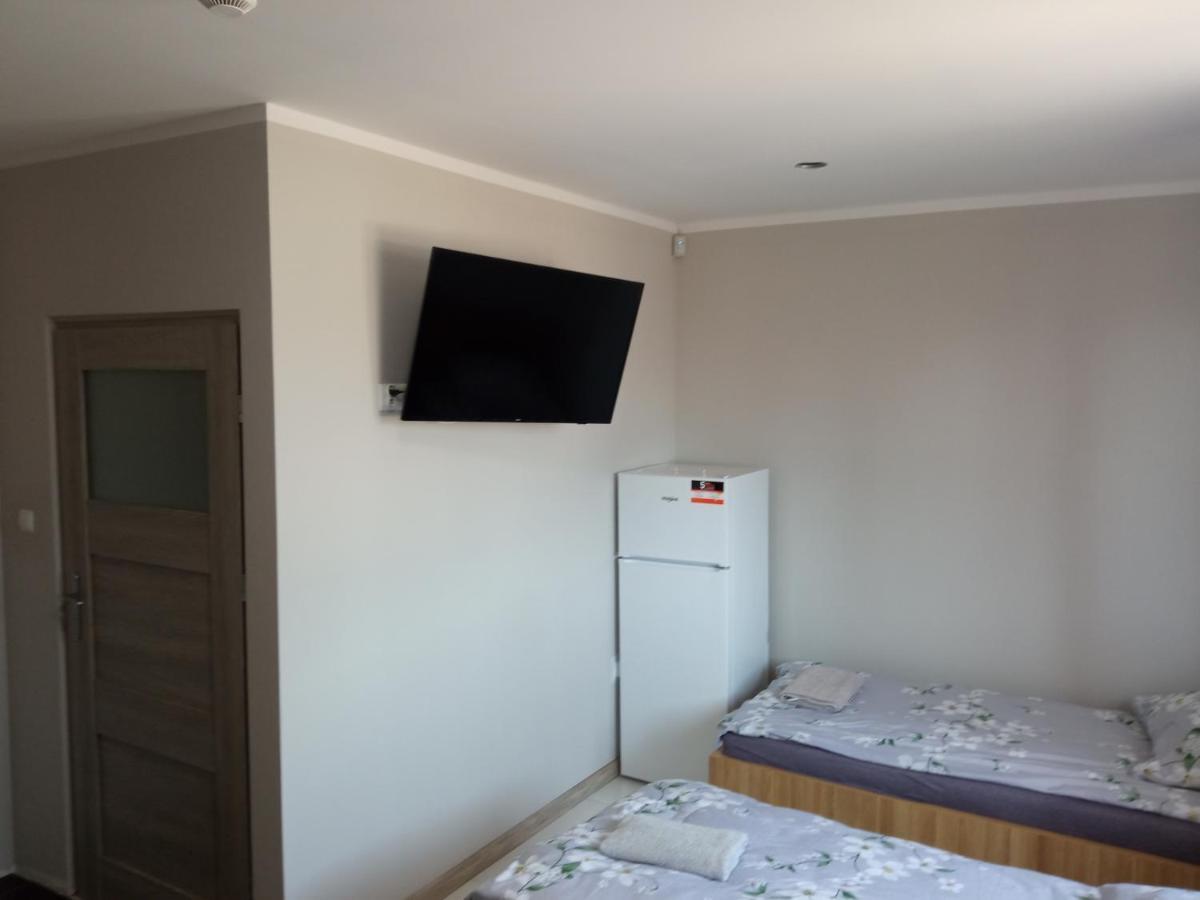 Czerwony Szafir Grodzisk Hostel Grodzisk Mazowiecki Buitenkant foto