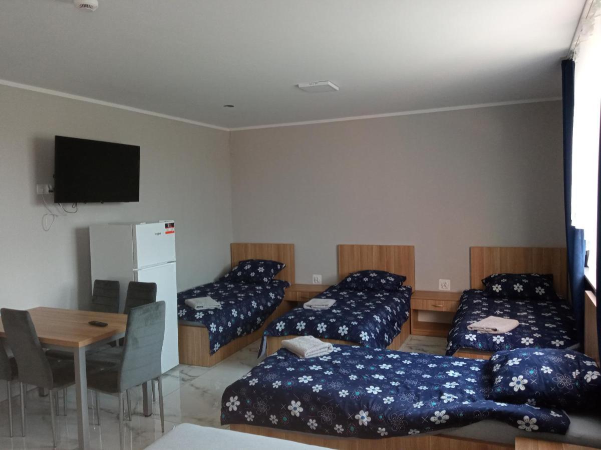 Czerwony Szafir Grodzisk Hostel Grodzisk Mazowiecki Buitenkant foto
